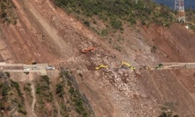 인도 북부서 240m 협곡으로 택시 추락…탑승자 8명 전원 사망