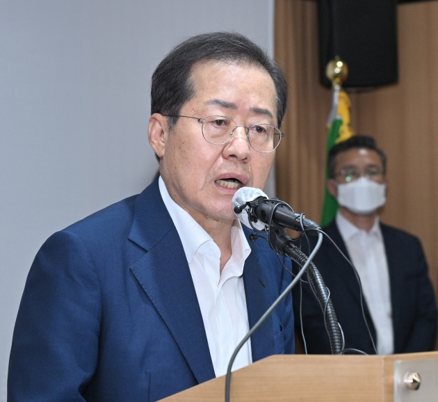 홍준표 대구시장, TK통합신공항 특별법 통과에 사활 걸었다