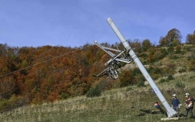 "15년째 눈 안 내려"…알프스마을 '스키 리프트' 철거