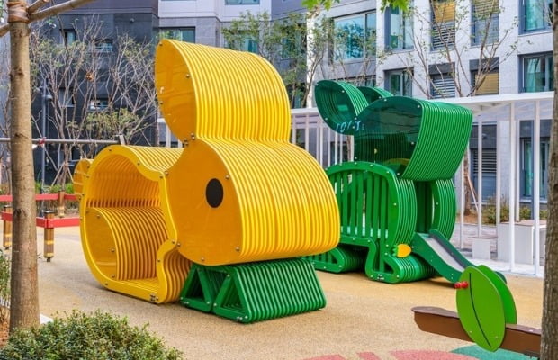 현대건설의 3D 프린팅 기술로 제작된 '힐스테이트 홍은 포레스트'의 토끼 놀이터. 사진=현대건설