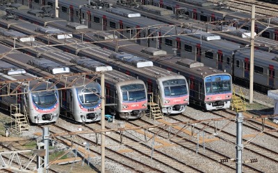 [포토] 6년 만에 서울 지하철 총파업…차량기지에 멈춰 선 열차