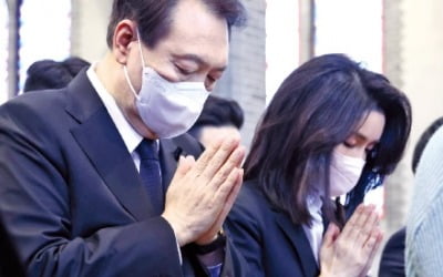 추모법회·예배·미사 참석한 윤 대통령 "미안함 영원히 떠나지 않을 것"