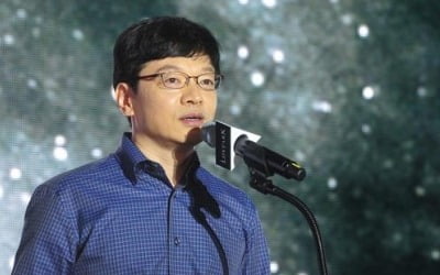 [단독] 9조 자산가 권혁빈, 아내와 공동창업…'이혼' 변수로