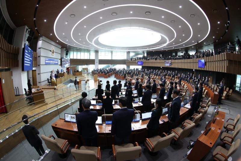 김동연, '경기도·도의회 협치' 놓고 국힘 도의원과 설전