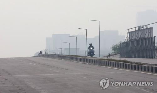 印뉴델리 최악 대기오염 시즌 시작…기준 10∼20배 초미세먼지