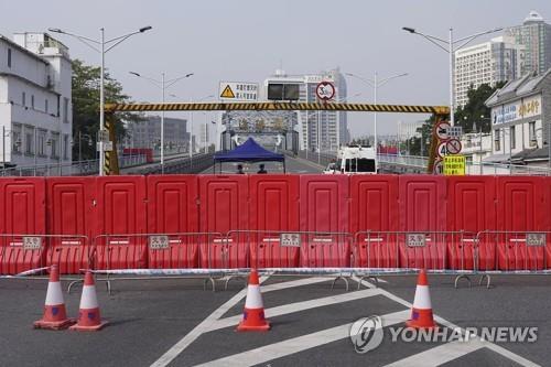 "중국 남부 주민, 광둥어로 검열 피하며 정부 코로나 정책 비판"