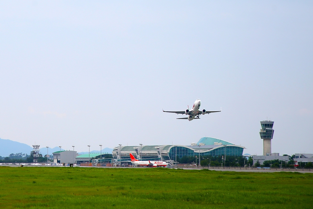 무안공항, 16일 국제선 재개…내년 초까지 6개노선 운항