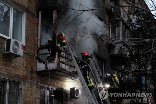 AP "러 미사일 2발, 나토회원국 폴란드에 떨어져 2명 사망"