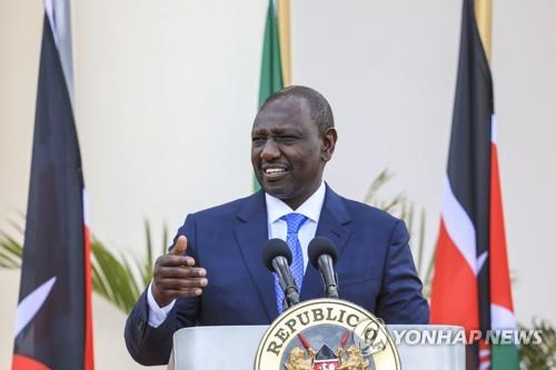 케냐 루토 대통령, "임기연장 위한 헌법개정 논의 중단하라"