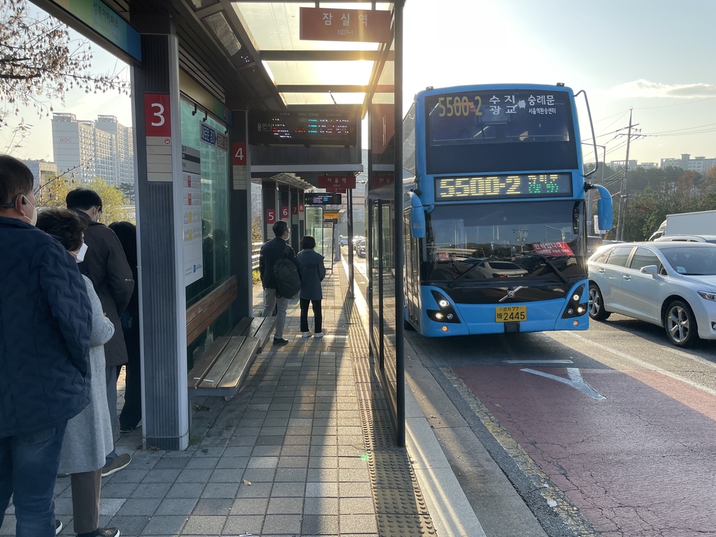 경기 광역버스 입석금지 첫 월요일…대부분 출근길 큰 혼란 없어