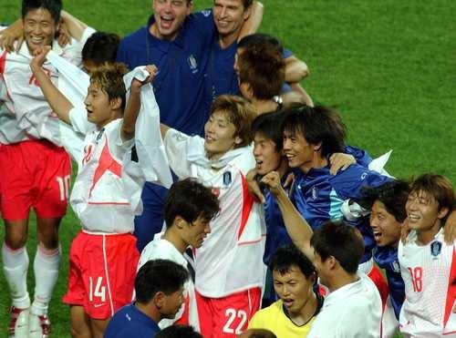 [월드컵] FIFA가 뽑은 이변들…이탈리아 꺾은 2002년 한국·1966년 북한