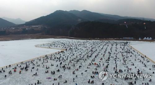 하늘만 쳐다보는 강원 스키장·겨울축제장 '추위 언제 오려나'