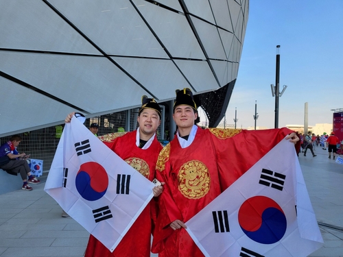 [월드컵] "우리도 마스크 쓰고 응원할게요!"…카타르도 붉게 물들었다(종합)