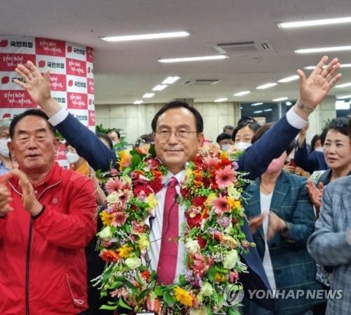 검찰, 공직선거법 위반 혐의 박상돈 천안시장 불구속 기소