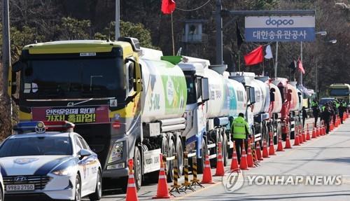 화물운송 일부재개에도 여전히 큰 차질…건설현장·주유소 타격