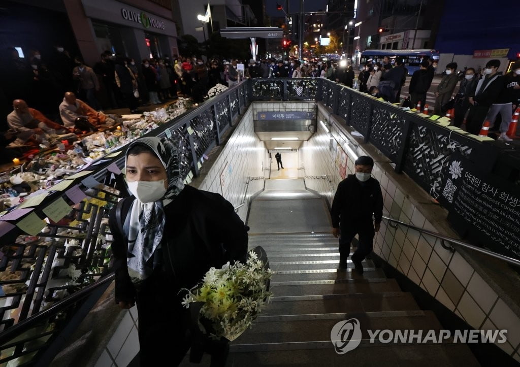 외신들 "이태원 참사는 인재, 피할 수 있었다"