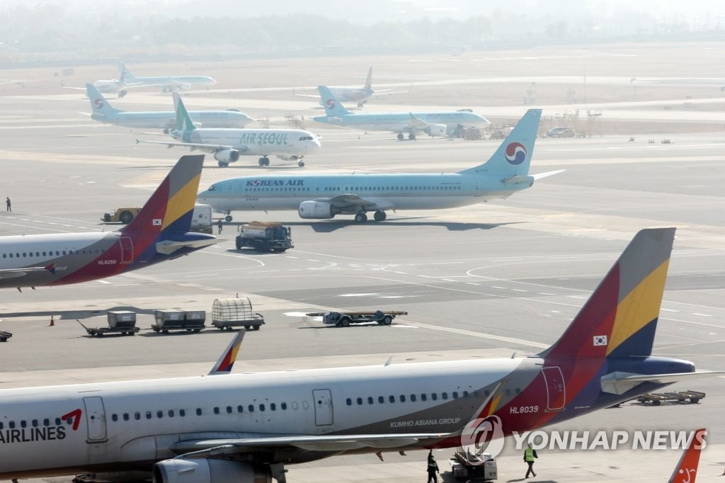 英, 대한항공-아시아나 시정안 수용…합병 승인 가능성↑