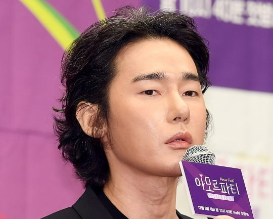 허지웅, '이태원 참사' 애도 "내 입과 손끝서 쓸모있는 말 모두 사라져버린 기분"