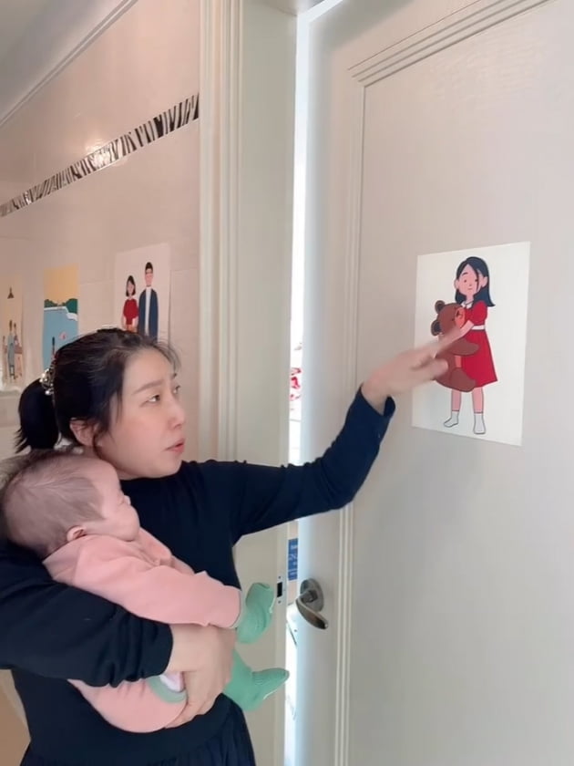'10살 연하♥' 김영희, 빨라도 너무 빠른 2개월 딸 조기 미술 교육 "불혹 엄마의 교육"