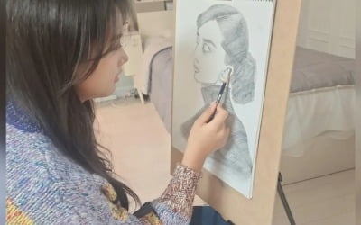 '이동국 딸' 재시, 7살 때 거부했던 그림 그리기…16살에야 발견한 재능 '수준급 실력'