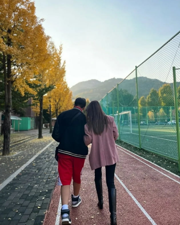 '백윤식 며느리' 정시아, 엄마보다 큰 듬직한 아들과 함께…♥백도빈인 줄