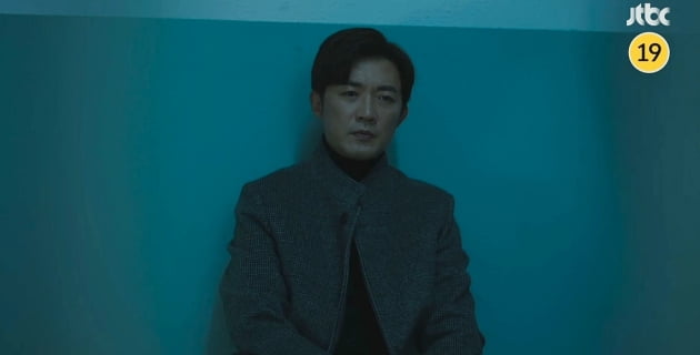  [종합] '김선아·안재욱 아들' 권지우, 가족 앞에서 투신 '충격' ('디 엠파이어')