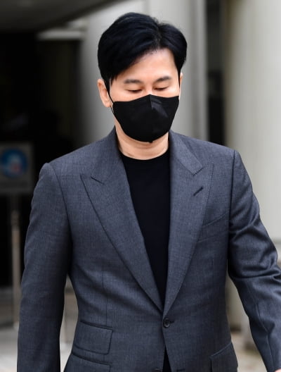 [TEN 포토] 양현석 '징역 3년 구형 무거운 표정'