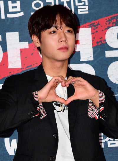 [TEN 포토] 박지훈 'OTT로 자주 만나요'