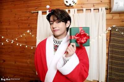 방탄소년단 뷔 ‘Christmas Tree’ 英 매체 '스포티파이에서 가장 인기 있는 크리스마스 노래'