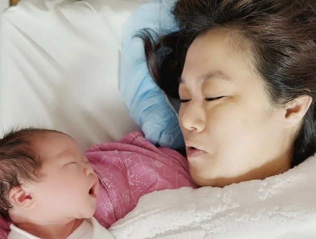 '재혼+혼전 임신' 이재은, 43세에 득녀…딸 이름은 김태리 "최고의 선물"