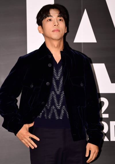 [TEN 포토] 주종혁 '멋진 포즈로'