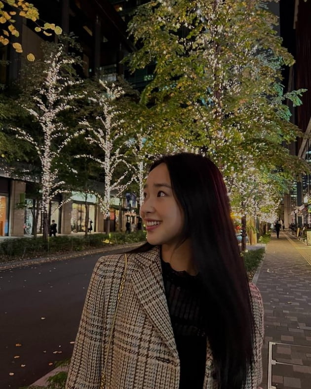 '9살 연상과 결혼♥' 손연재, 日 도쿄서 포착…벌써 즐기는 크리스마스 분위기