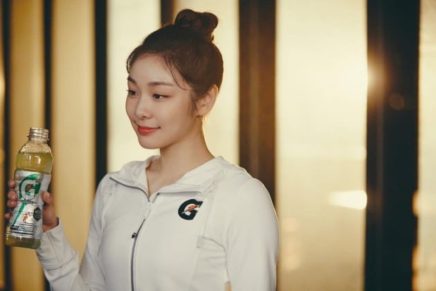 김연아, ♥고우림 있는 日 가기 전 숙제했네…스포티한 여왕