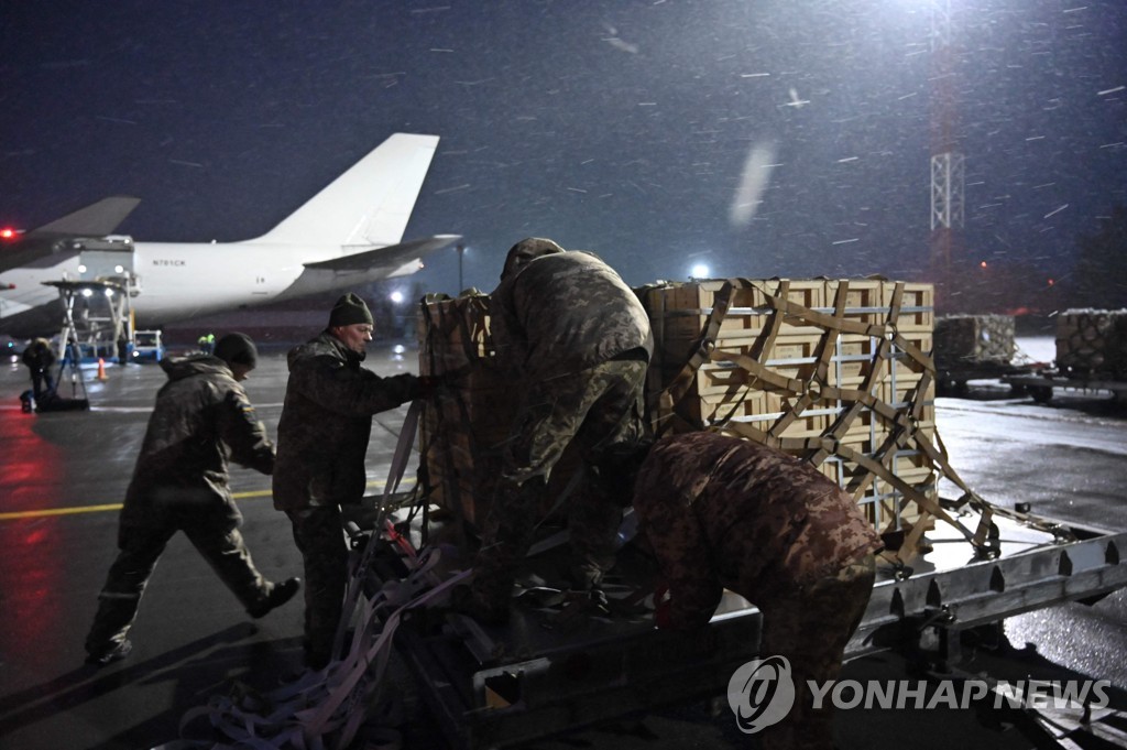 열·빛·물 끊기는 우크라…"러, 유럽 난민위기 유발 의도"