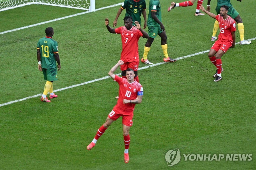 [월드컵] '옛 조국'에 일격…카메룬 울린 스위스 공격수 엠볼로