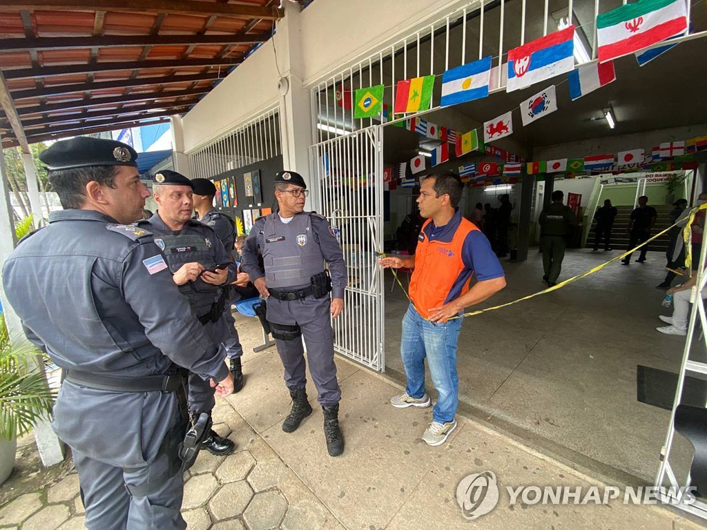 브라질 학교 2곳서 연쇄 총격…3명 사망·13명 부상