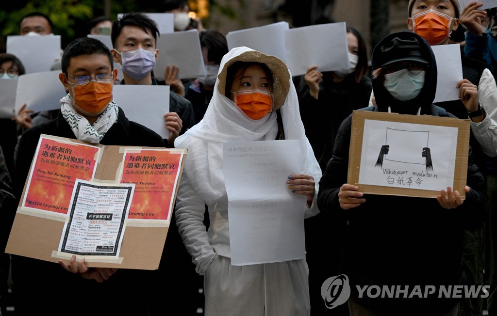 방역완화냐 강경대처냐…3연임 시진핑 '백지시위' 첫 시험대