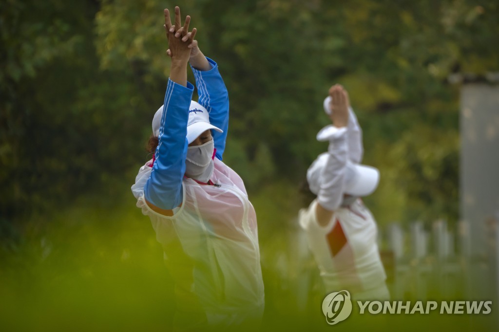 中연구진 "마스크 안 쓰고 공원서 35분 조깅하다 39명 감염시켜"