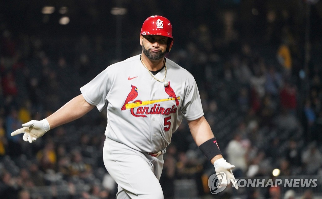 푸홀스, 은퇴 서류에 사인…화려했던 22년 MLB 생활 마무리