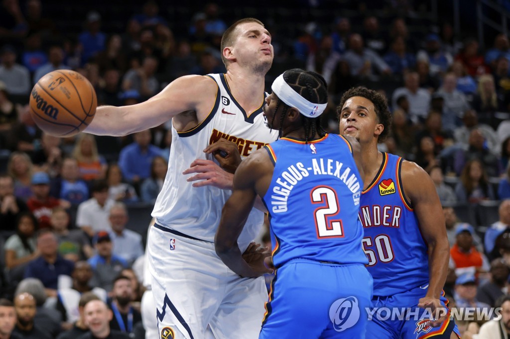 NBA 골든스테이트, 동부 최하위 올랜도에 덜미…4연패 수렁