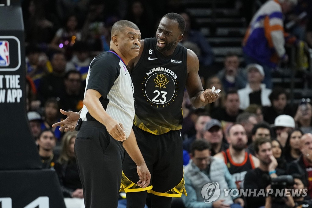 커리 50점 분전에도…NBA 골든스테이트, 피닉스에 11점 차 패배