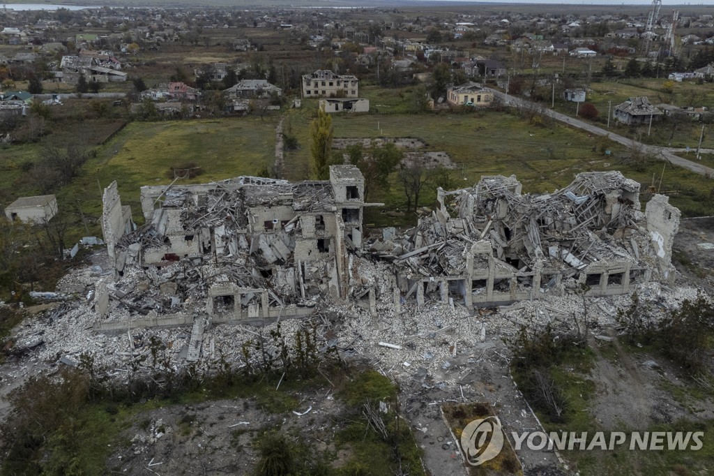 우크라 수복한 헤르손에 러 무차별 포격 "병원 환자도 대피"