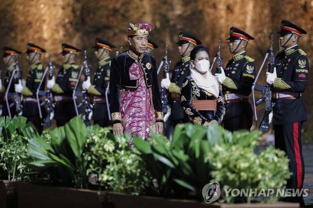 발리에 모인 G20 정상들, 첫날부터 러시아에 전쟁 종식 압박