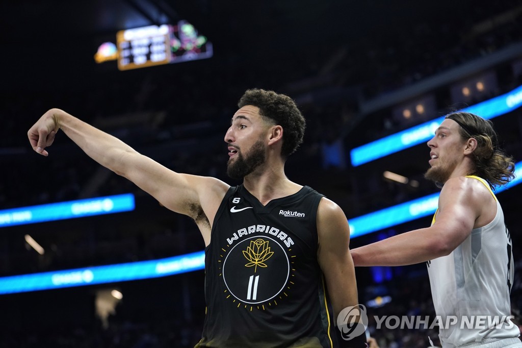 NBA 디펜딩 챔프 골든스테이트, 유타 잡고 5할 승률 맞춰