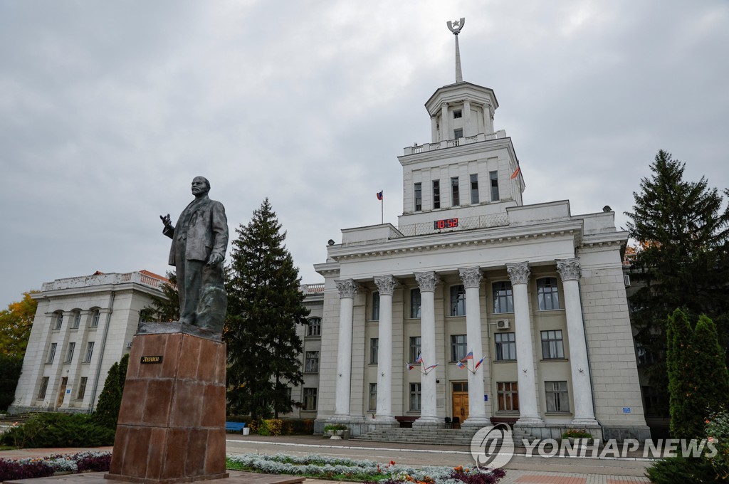 러, 드니프로강 동안서도 철수 조짐…우크라 전역에 공습 재개