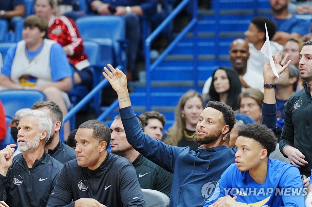 돈치치, NBA 개막 8경기 연속 '30득점 이상'…댈러스 3연승