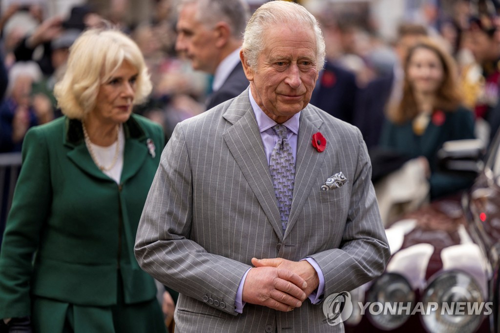 영국 찰스3세, 사비로 왕실 직원들 최대 90만원 보너스