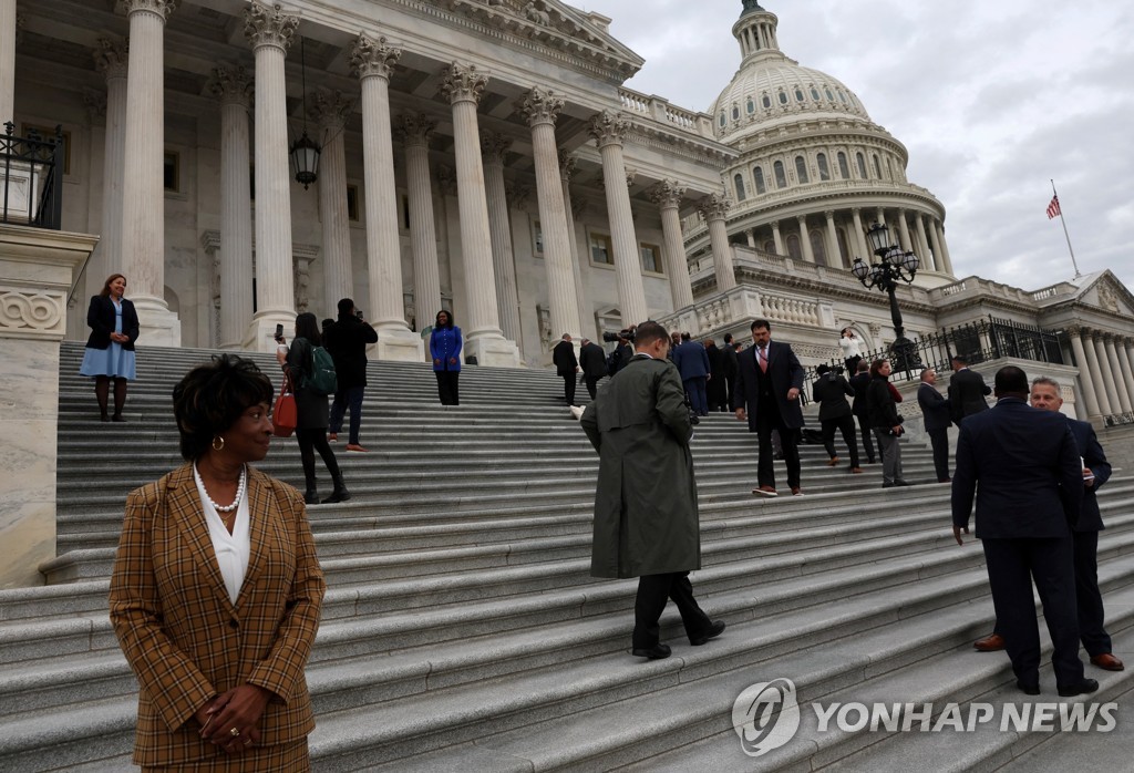 백악관, 우크라이나 지원·팬데믹 대응 62조 추가예산 요청