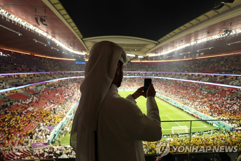 [월드컵] 뇌물·노동착취·허언…개막축제 때까지도 손가락질