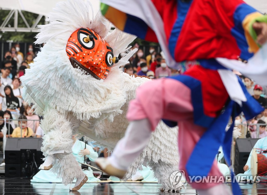 신명 나는 탈춤의 흥과 멋…한국의 22번째 인류무형유산 됐다(종합)
